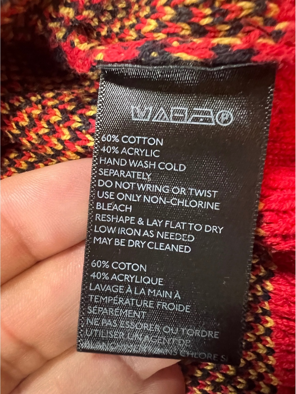 Urban Outfitters Red Plaid Sweater Size Small - Picture 3 of 6